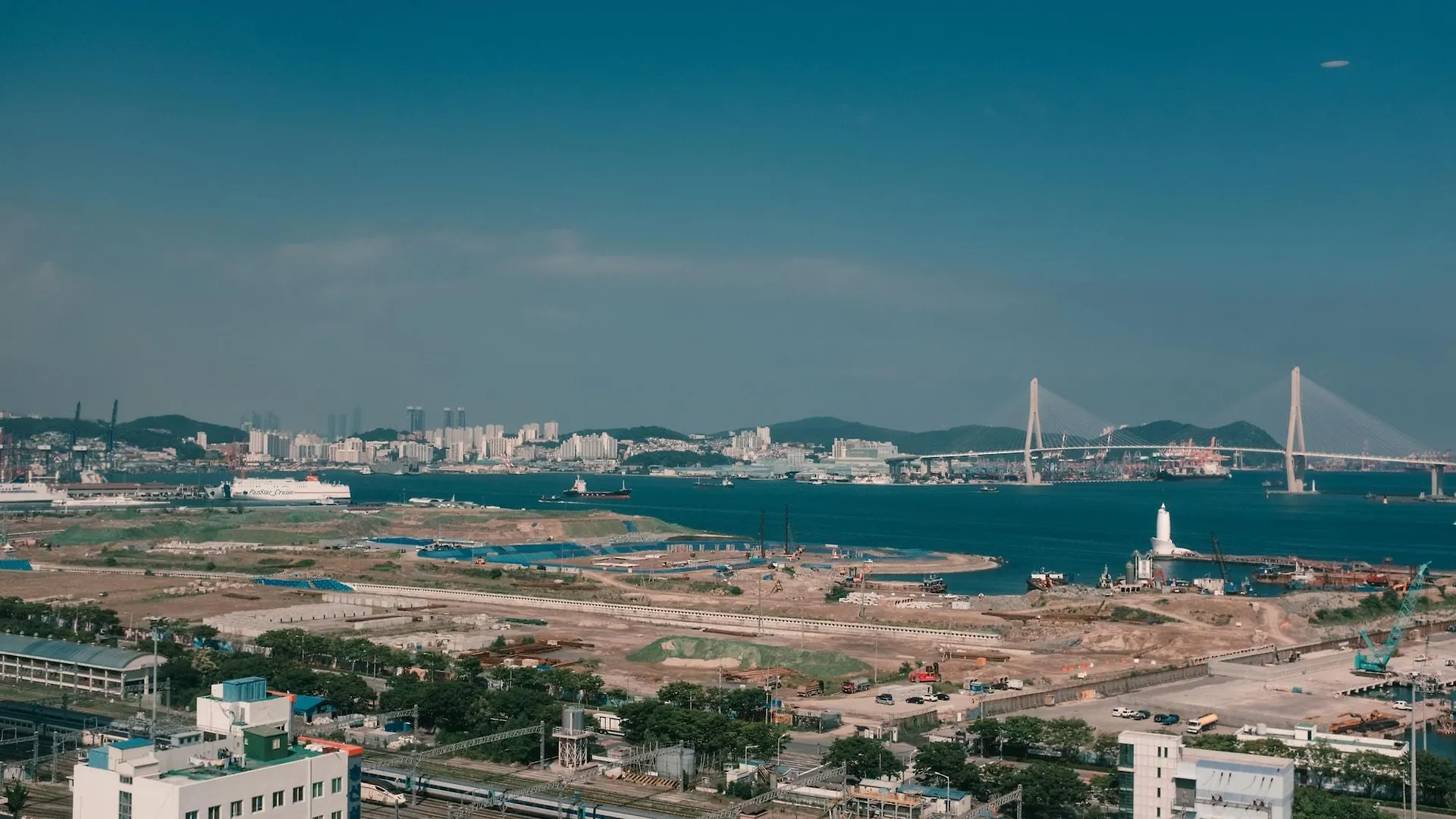 Crown Harbor Hotel Puszan