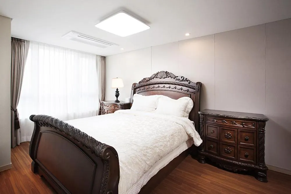 Crown Harbor Hotel Puszan