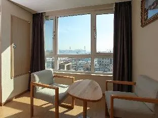 Crown Harbor Hotel Puszan