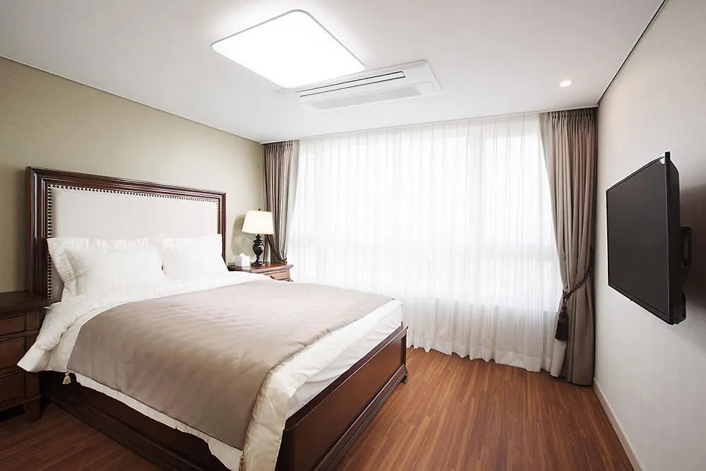 Crown Harbor Hotel Puszan