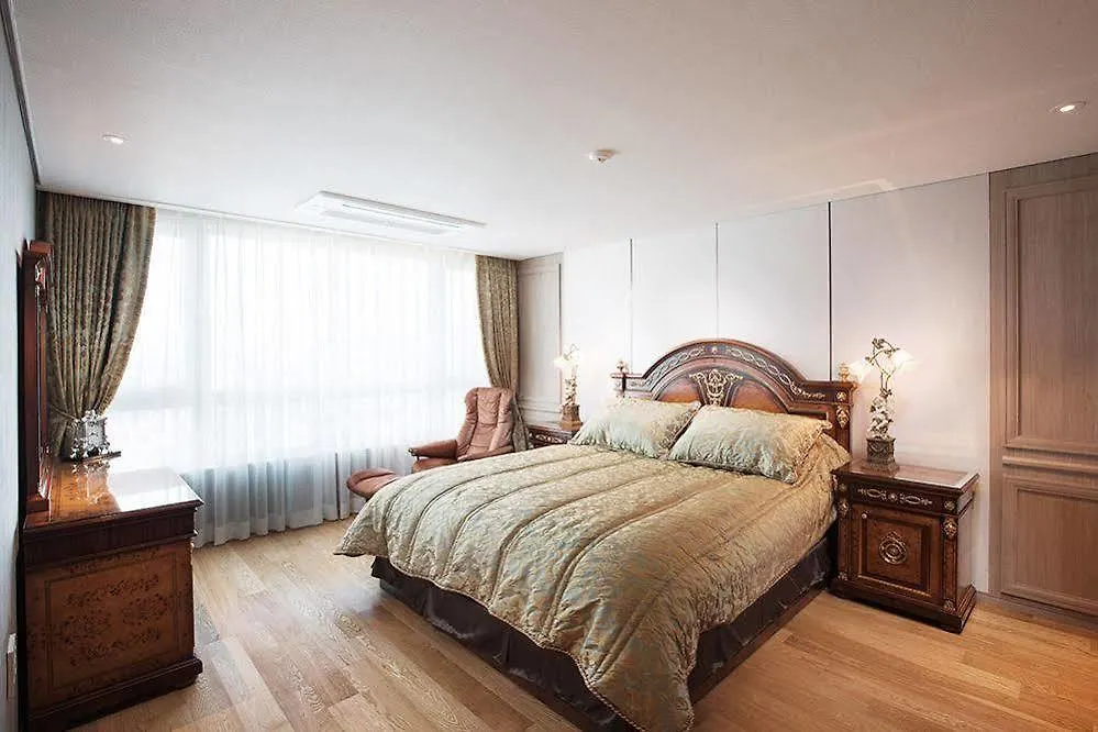 Crown Harbor Hotel Puszan 4*,