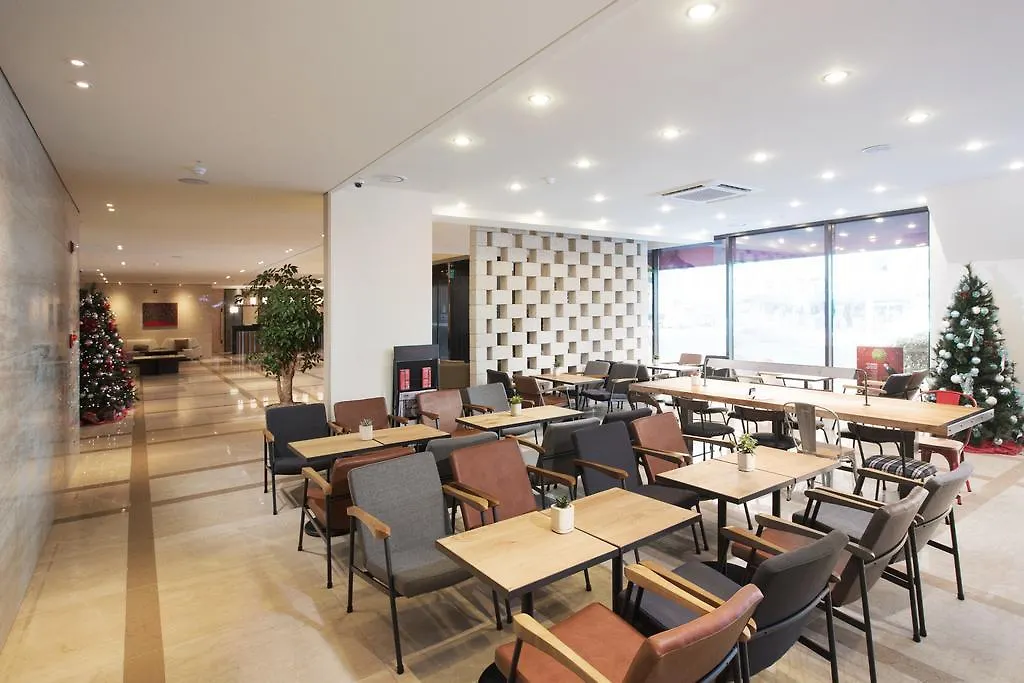 Crown Harbor Hotel Puszan