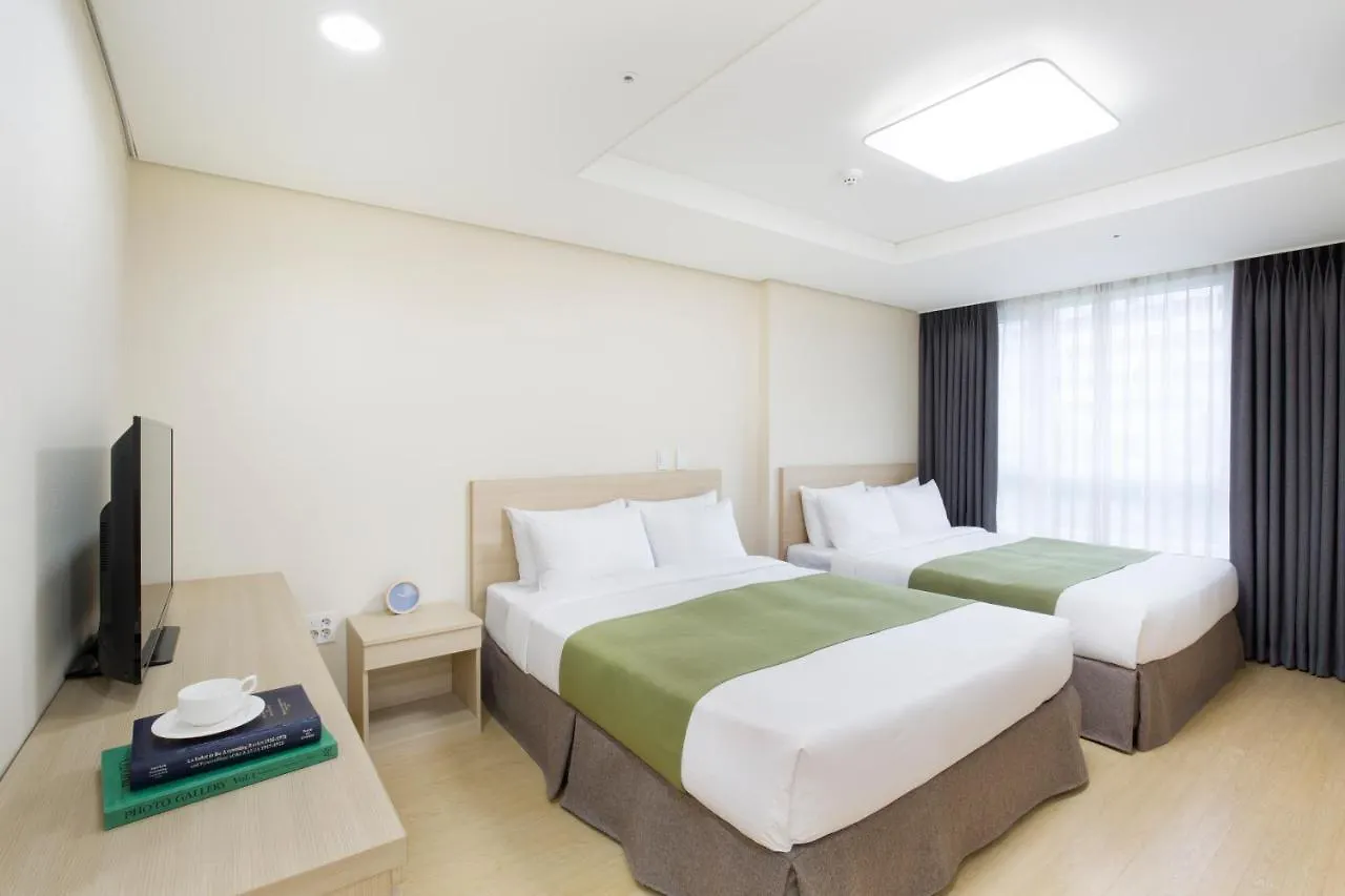 Crown Harbor Hotel Puszan