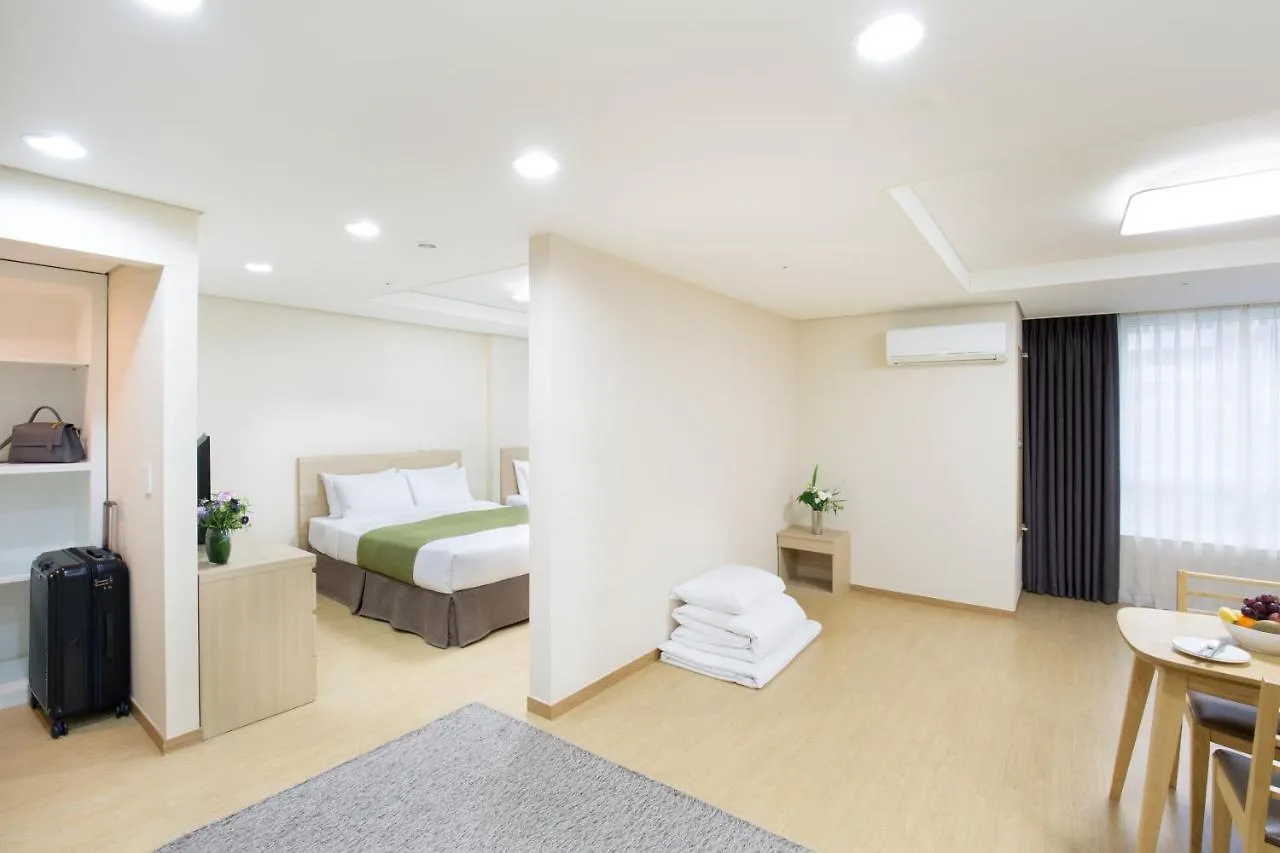 Crown Harbor Hotel Puszan