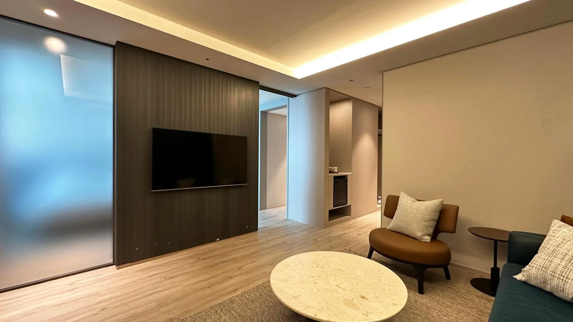 Crown Harbor Hotel Puszan