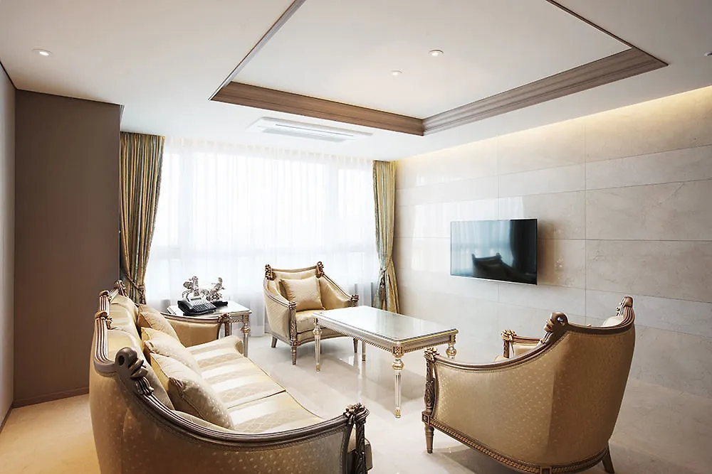 Crown Harbor Hotel Puszan