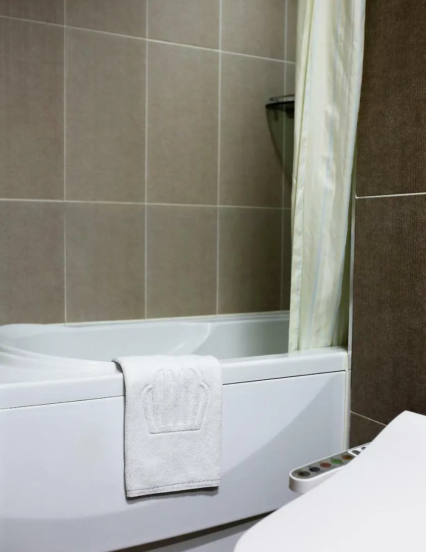 Crown Harbor Hotel Puszan