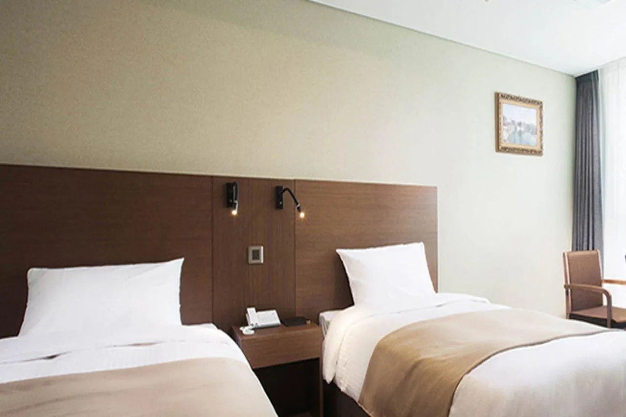 Crown Harbor Hotel Puszan