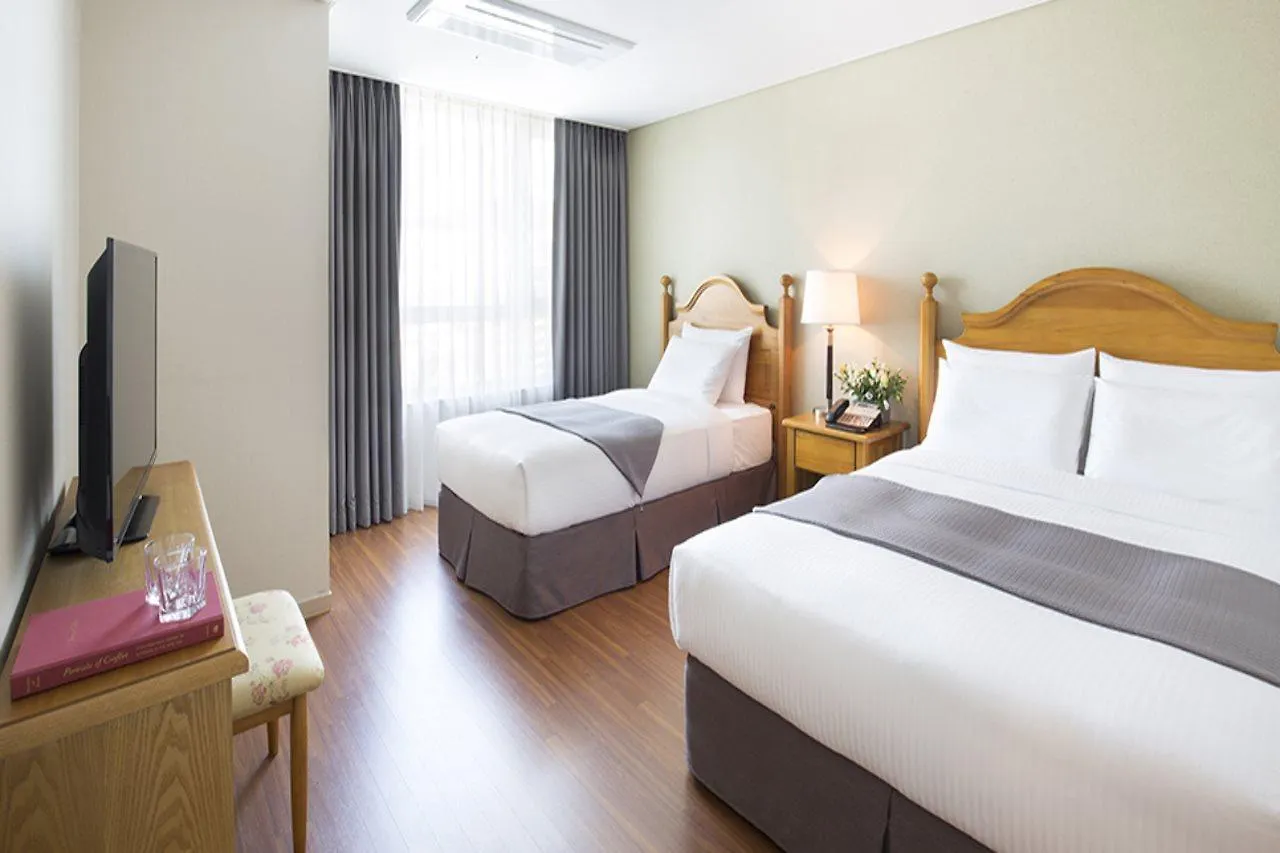 Crown Harbor Hotel Puszan